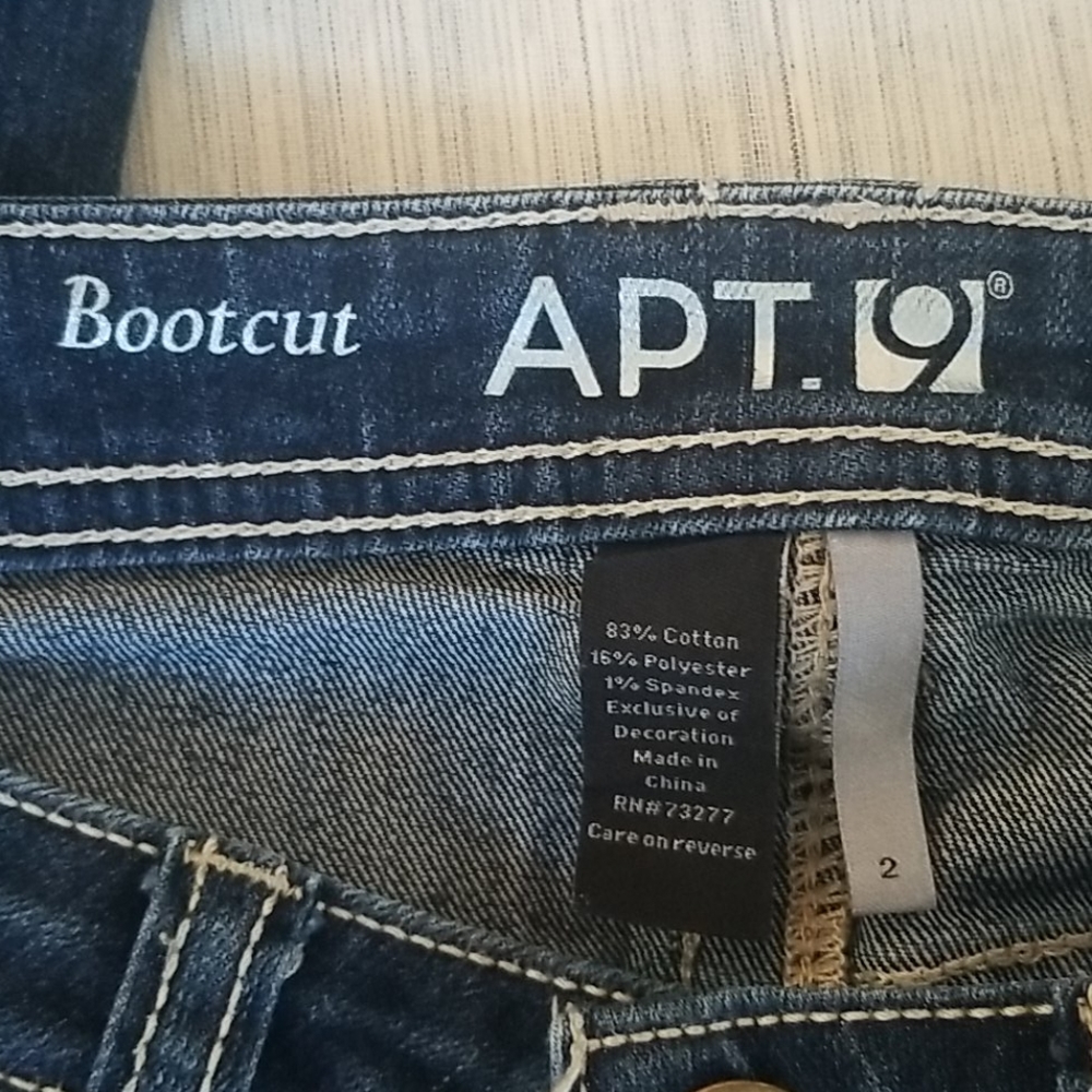 Jeans - Picture 2 of 4